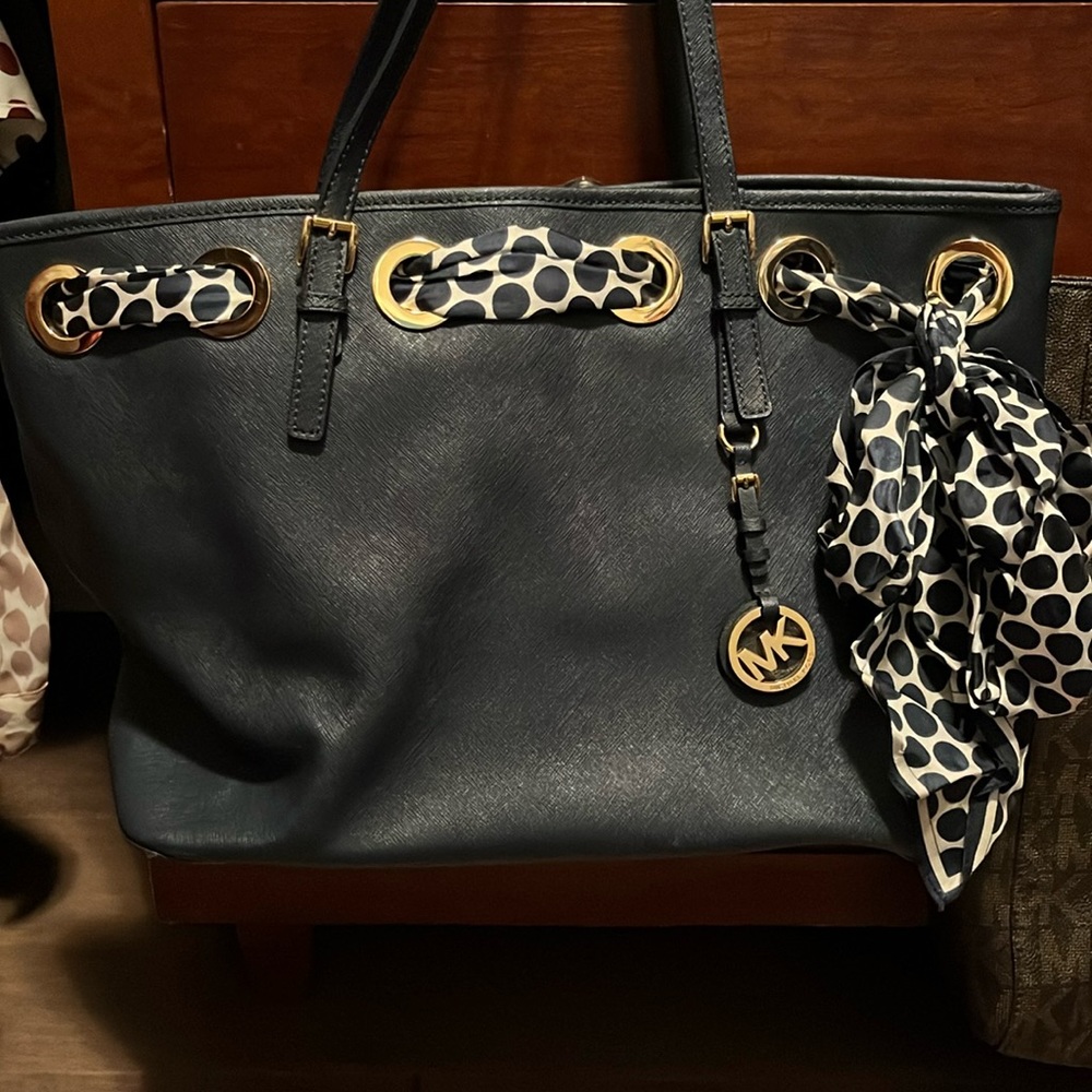 Michael Kors tote